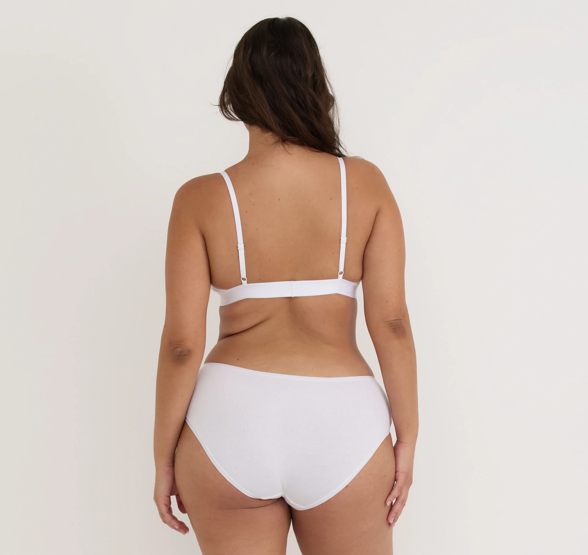 Core Open Back Scoop Bralette - Image 3